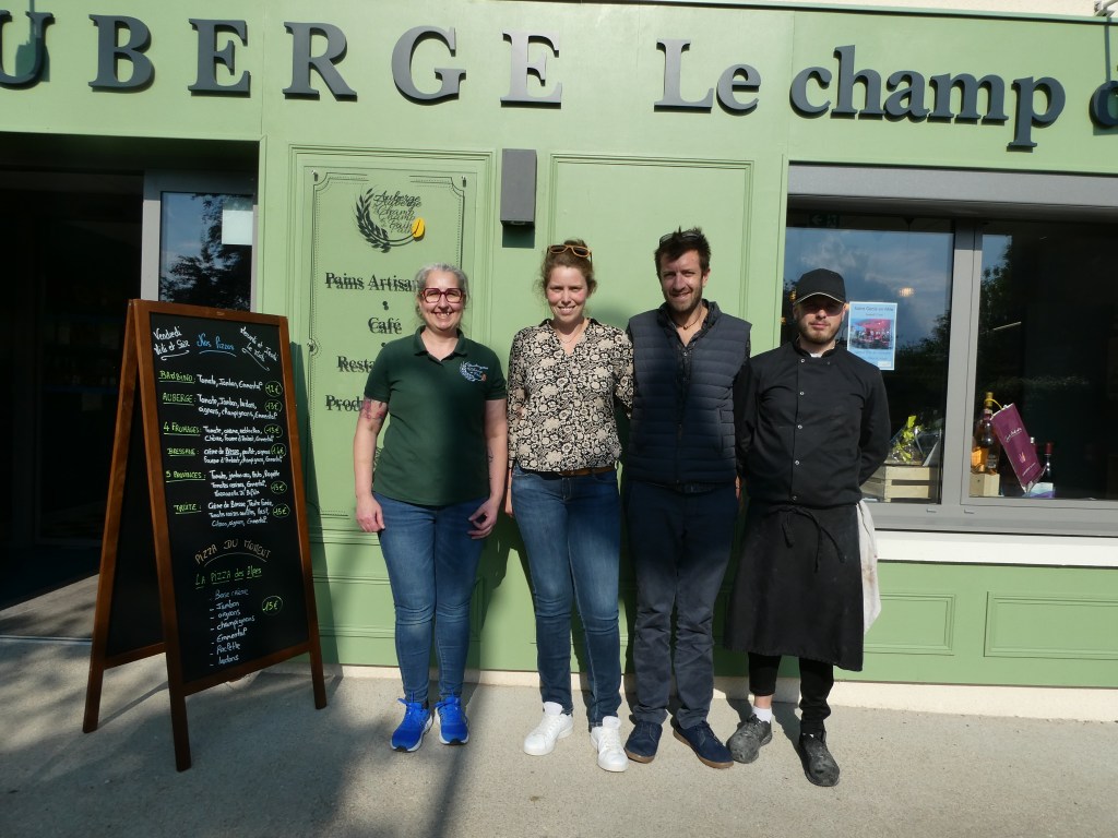 L’Auberge du Champ du Pain fête son premier anniversaire avec ses&nbsp;clients