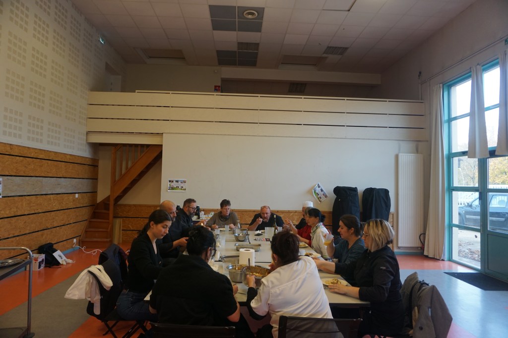 [Retour] Sur le territoire de la Veyle, les cuisiniers de la restauration collective se forment pour changer leurs&nbsp;pratiques