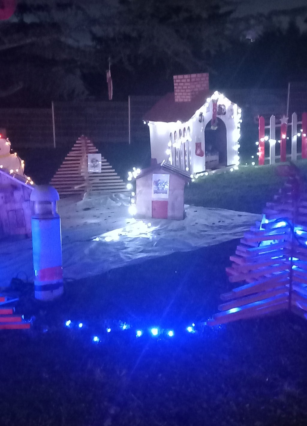 [Retour] Le vendredi 5 décembre, Saint-Cyr-sur-Menthon s’est illuminé pour les&nbsp;fêtes