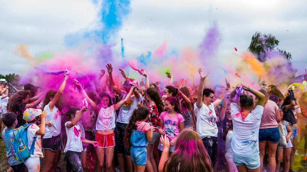 Pour Pâques, participez à la toute première « Color Egg Run », le jeu de piste géant de la garderie Kids en herbe 